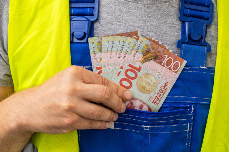 New Zealand Dollar Near Two-Year Low: USD and China are ‘to Blame’