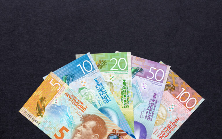 RBNZ Hike Bets Collapse as NZD/USD Accelerates Toward Critical 0.5580 Support