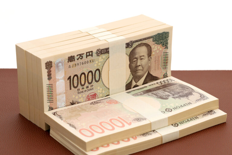 Yen Breaks Away From Quiet Markets as Traders Race the Payroll Clock