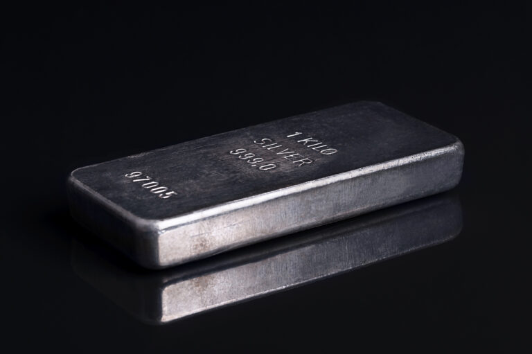 Hormuz Crisis Turns Stagflationary as Silver Starts to Crack