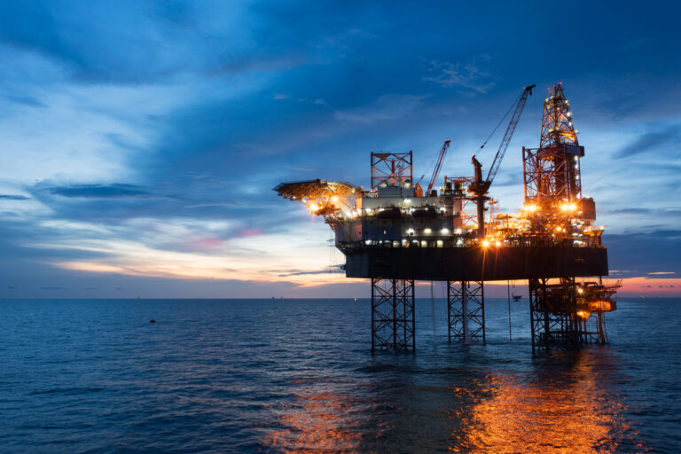 Triple Oil Supply Shock Tests Global Markets: Five Key Levels to Watch